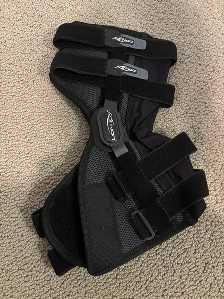 DONJOY Playmaker II, Spacer, Wrap knee brace - Medium