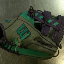 Used Wilson 1716 BB/SB Glove RH Throw Teal 11 1/2" 11868-S000066524