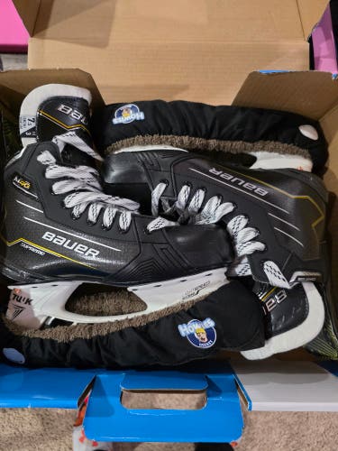 2025 Bauer Supreme M40 Hockey Skates EEE Pro Stock 7.5 (New)