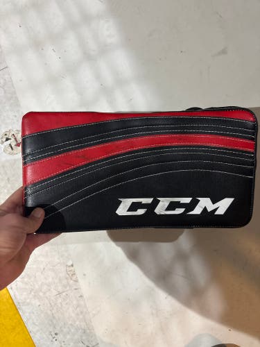 CCM Extreme Flex Pro Regular (Used) ( Black & Red)