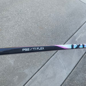 Senior Bauer Right Handed Hockey Stick 77 Flex (New)