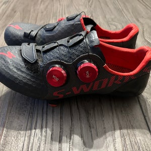 Black Women's Adult Size M 6.0 (W 7.0) Specialized Cycling Shoes (Used)