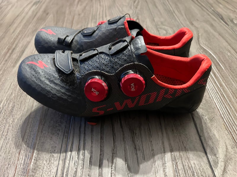 Black Women's Adult Size M 6.0 (W 7.0) Specialized Cycling Shoes (Used)