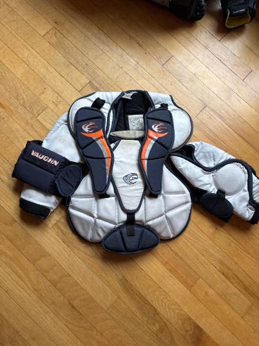 Junior Small / Medium Vaughn Velocity 7100 Goalie Chest Protector (Used)