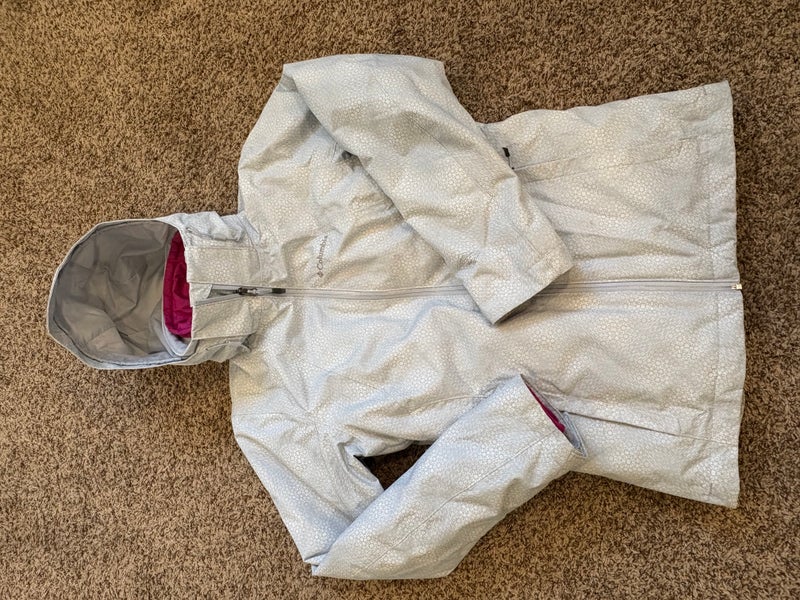 Silver Women's Small Columbia Jacket (Used)