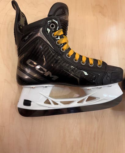 2025 CCM Tacks XF Pro Hockey Skates Regular Width Size 4.5 (New)