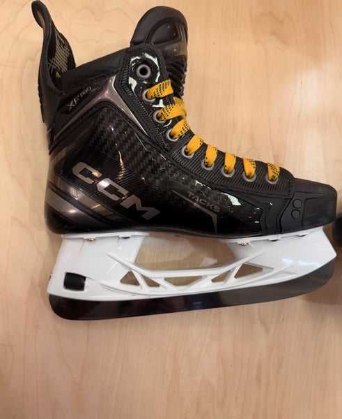 2025 CCM Tacks XF Pro Hockey Skates Regular Width Size 4.5 (New)