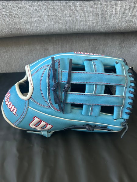 2025 Wilson A2000 1777 RH Outfield Baseball Glove 12.75" (New)