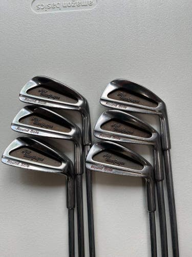 MacGregor Lady MacGregor Round Sole Iron Set 3i-8i Velocitized Ladies Flex Std
