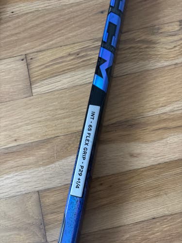 Intermediate CCM Ribcor Trigger 10 Pro Right Handed Hockey Stick P29 65 Flex (Used)