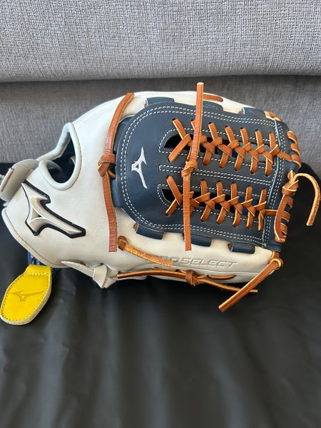 Mizuno Softball Glove