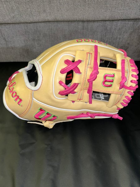 2025 Wilson A2000 RHT Infield Baseball Glove 11.5" (New)