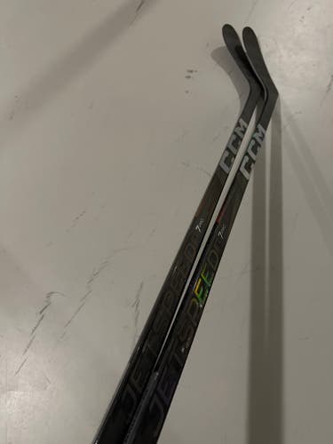Senior CCM JetSpeed FT7 Pro Left Hand Hockey Stick P28 85 Flex (New)