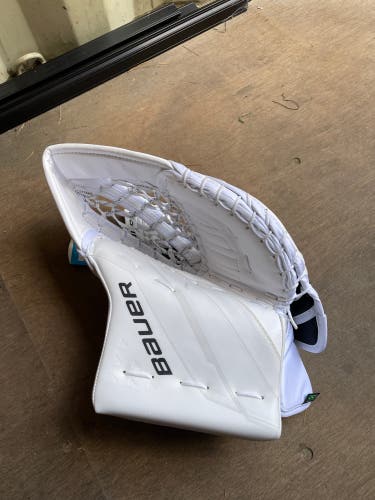 Bauer Supreme Shadow Glove Regular (New)