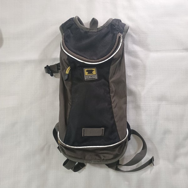 Mountainsmith Hydro Pack 10L with pouch and key clip bladder missing bladder