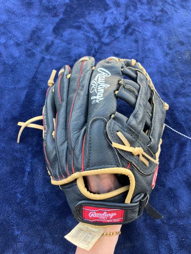 Black Rawlings Highlight Series RH Infield Baseball Glove 11.5" (Used)