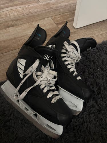 True Pro Custom Hockey Skates Wide Width 8 (Used)