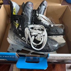 Bauer Vapor Hyperlite 2 Hockey Skates Size 5 fit 2 (Used)