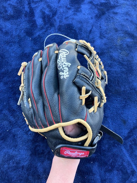 Black Rawlings Highlight Series RH Infield Baseball Glove 10.5" (Used)