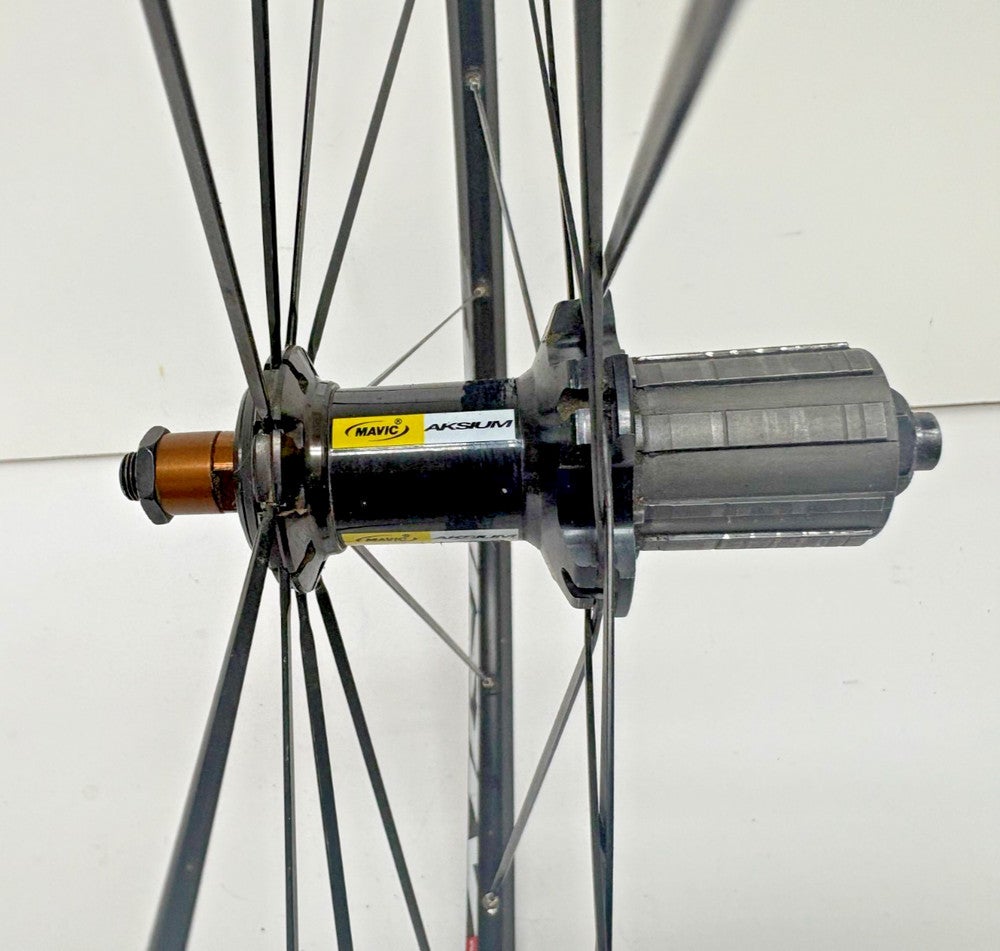 Mavic Aksium 20-Spoke Black Aluminum 622x15/700C Road Bike Front