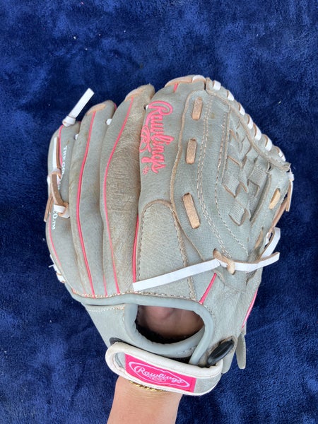 Gray Rawlings Sure Catch RH Pitcher's Baseball Glove 10.5" (Used)