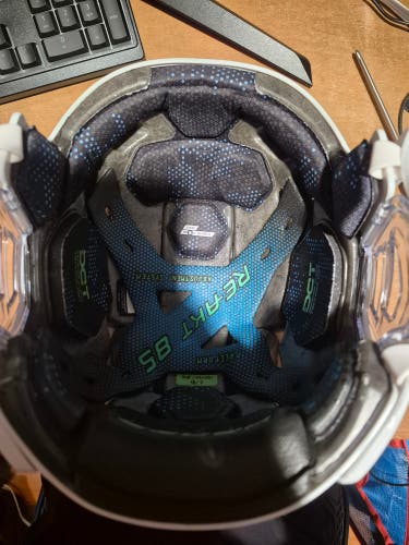 Large Bauer Re-Akt 85 Helmet White (New)