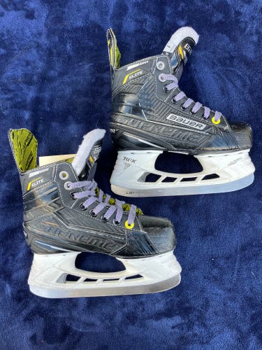 Junior Bauer Supreme Elite Hockey Skates Regular Width Size 1 (Used)