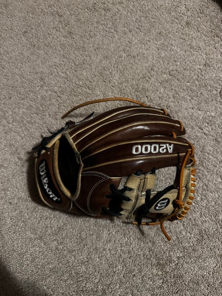 2022 Wilson A2000 RH Infield Baseball Glove 11.75" (Used)