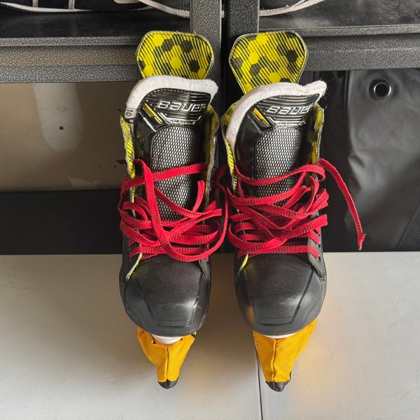 2022 Bauer Supreme M3 Hockey Skates Regular Width 10 (Used)