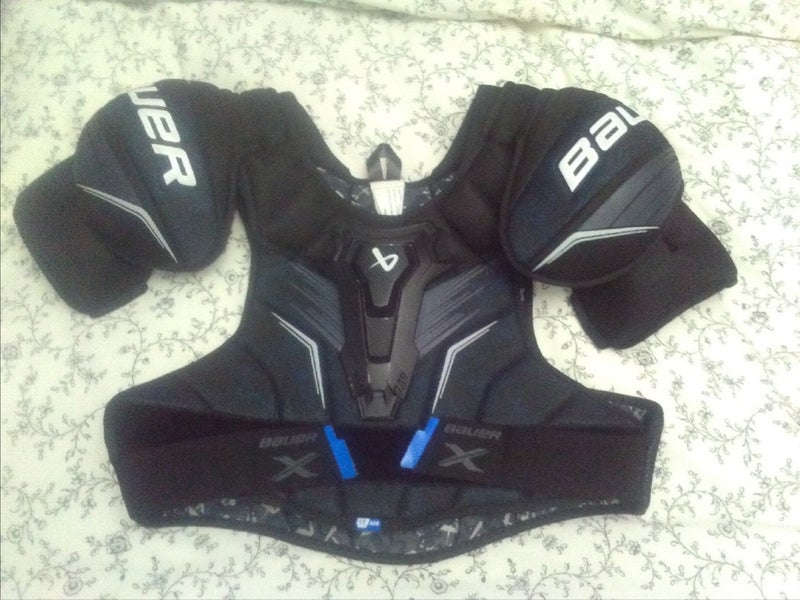 Men's Large Senior Bauer  X Shoulder Pads (Used)