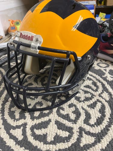 Adult Large Riddell Speed Helmet (Used)