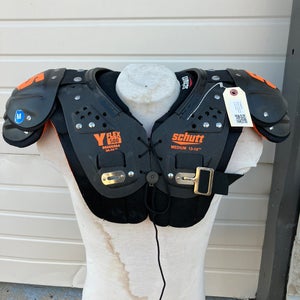 Medium Youth Schutt Y-Flex 500 Shoulder Pads (Used)