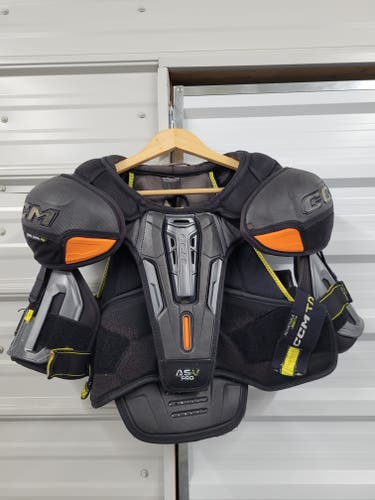Large Senior CCM Tacks AS-V Pro Shoulder Pads Pro Stock (Used)