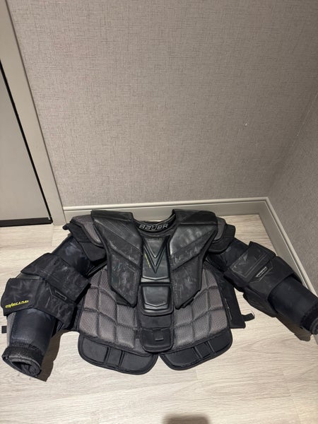 Bauer Hyperlite Goalie Chest Protector (medium)