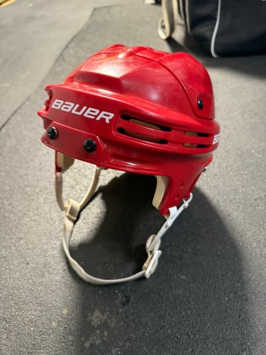 Medium Bauer 4500 Helmet red