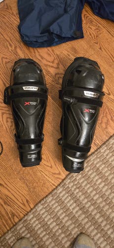 Senior Bauer vapor x900 lite 15" Shin Pads (Used)