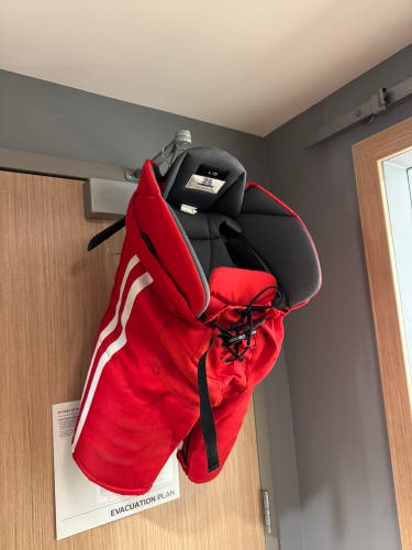 BU Bauer Nexus Pro Hockey Pants (large)