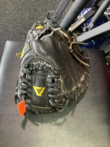 Akadema (Used) Black Right Hand Throw 31" Baseball Glove