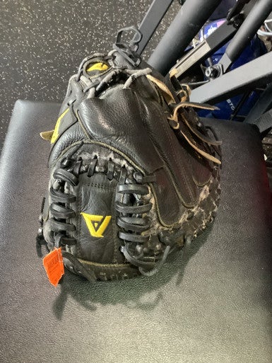 Akadema (Used) Black Right Hand Throw 31" Baseball Glove