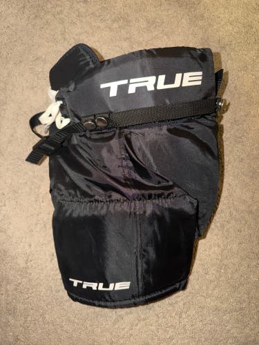 Youth Medium True Hockey Pants (Used)