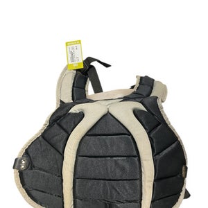 Used Under Armour GRY/BLK CHEST PROTECTOR Catchers Chest Protector Black Junior 11834-S000042367