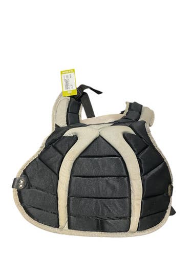 Used Under Armour GRY/BLK CHEST PROTECTOR Catchers Chest Protector Black Junior 11834-S000042367
