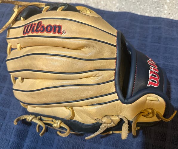 Infield RH Wilson A1000 Baseball Glove 11" (Used)