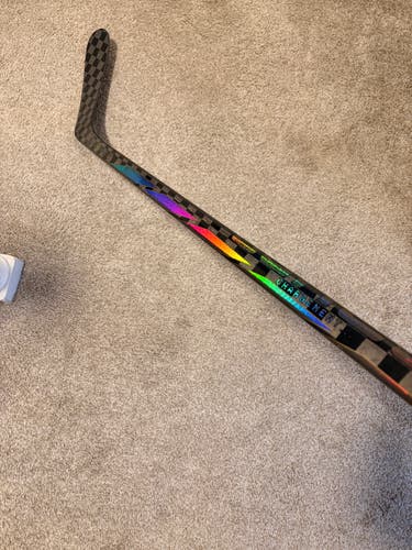 Senior Bauer PROTO R Right Handed Hockey Stick P92 77 Flex (Used)