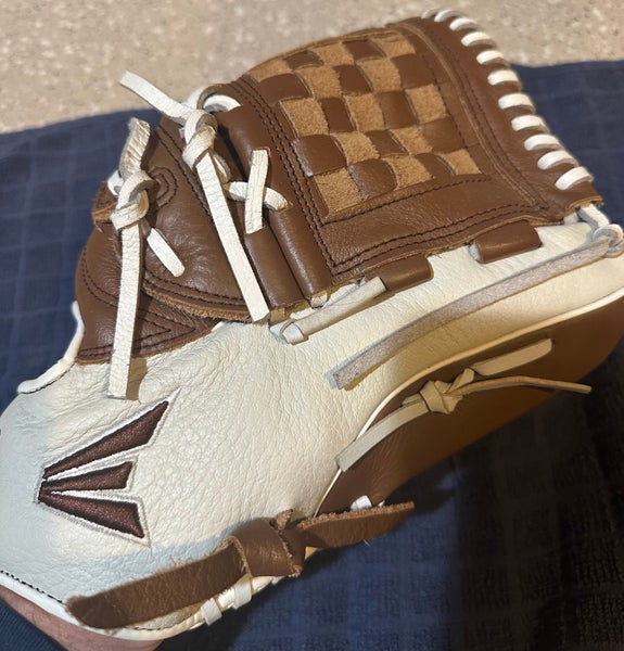 Easton RH Natural Series Softball Glove 12.5" (Used)