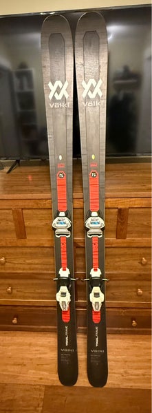 Men's Volkl Mantra 179 cm Powder Skis Max Din 13 (Used)