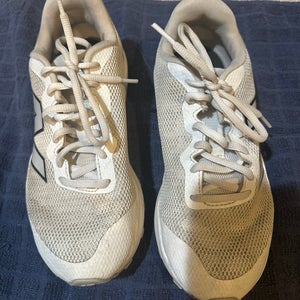 White Unisex Size M 3.5 (W 4.5) New Balance Shoes (Used)