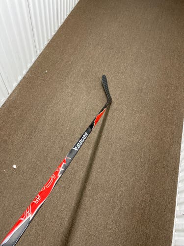 Intermediate Bauer Vapor FlyLite Left Hand Hockey Stick P28 65 Flex (New)