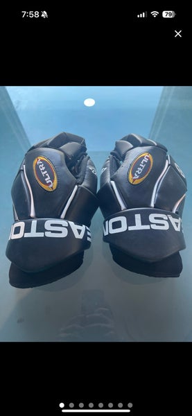 Easton Ultra Lite Gloves 14 1/2" (Used)