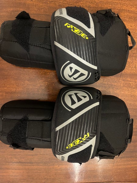 Junior Warrior RX3E Goalie Knee Guards (Used)